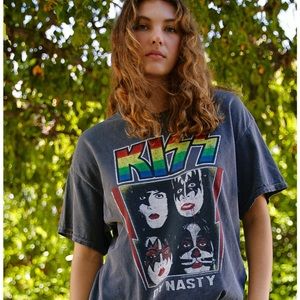 NWT KISS Rock Band Dynasty Womens Boyfriend Tee Size Small